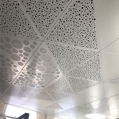 Ζεστή πώληση 1200X1200X1200 Αλουμινίου Μεταλλική οροφή Τριγωνικό κλιπ σε Αλουμινίου Πίνακα οροφή