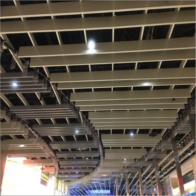 Μεταλλική οροφή αλουμινίου με διάφραγμα κουτιού πάχους 0,8 mm για εσωτερική διακόσμηση